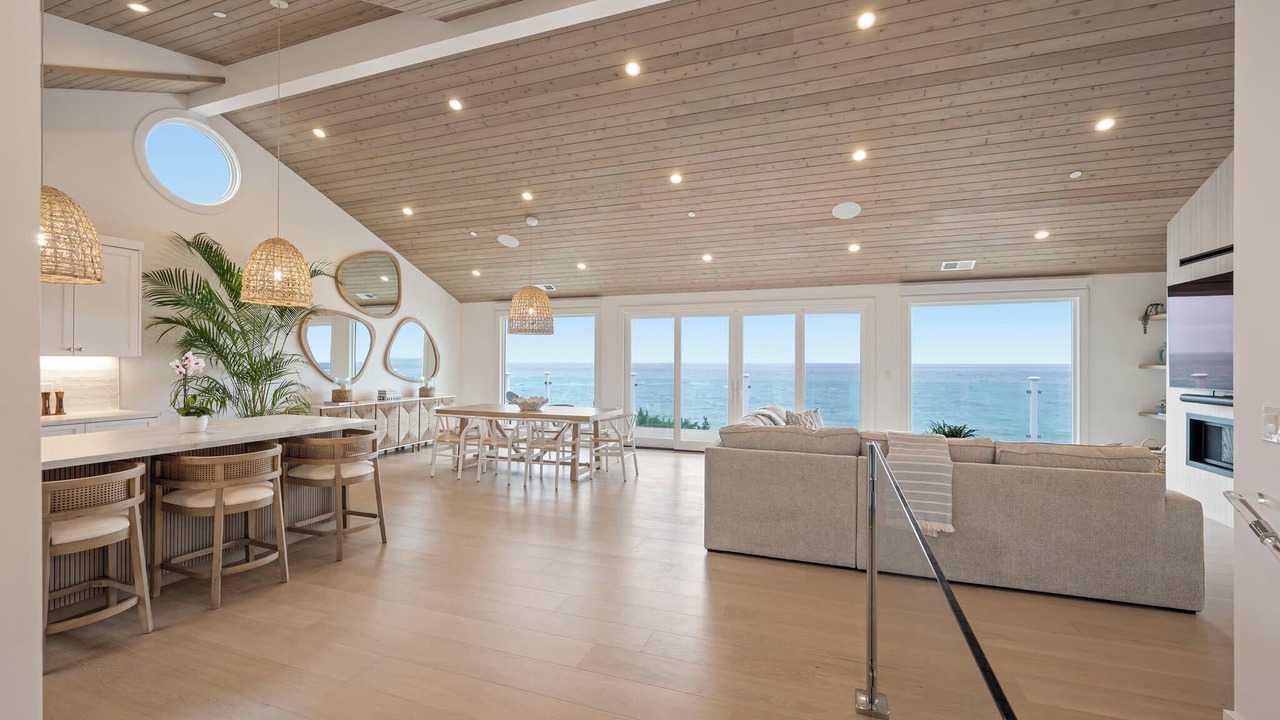 Photo of Livingroom in Moss Beach