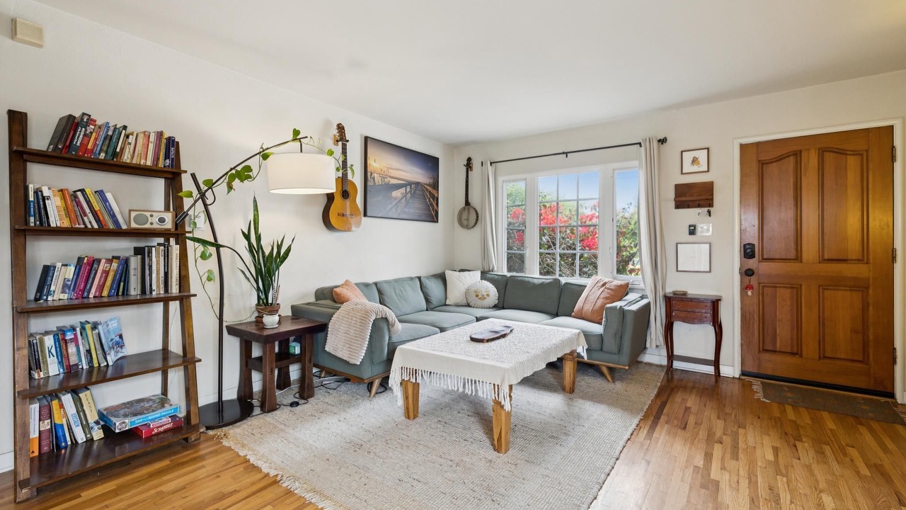 Photo of Livingroom in Westside Santa Cruz