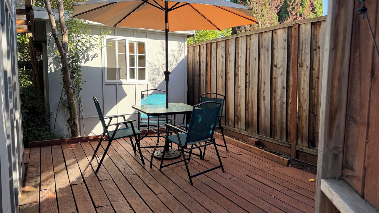 Photo of Outdoor in Leland Manor