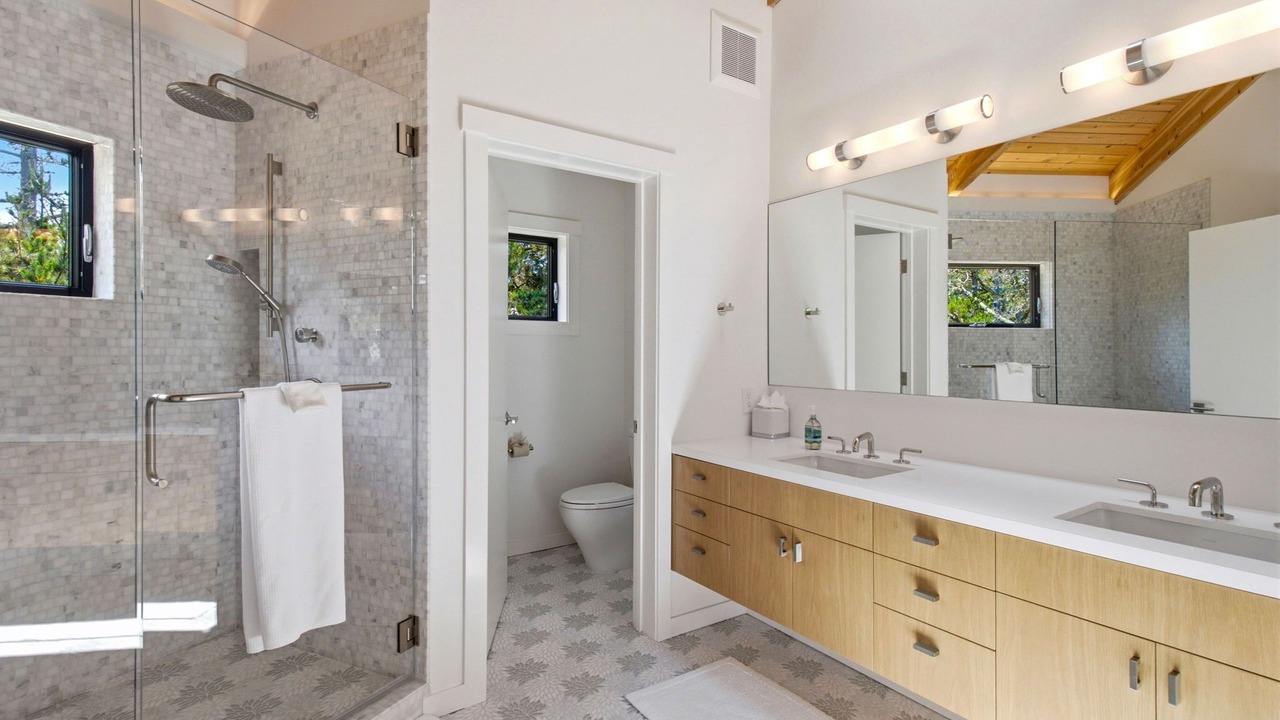 Photo of Bathroom in Half Moon Bay