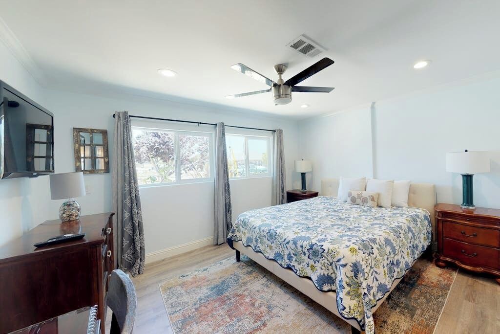 Photo of Bedroom in Del Rey Oaks