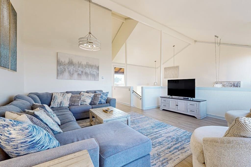 Photo of Livingroom in Castroville