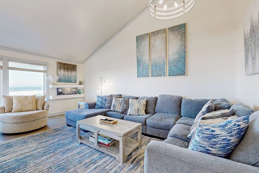 Photo of Livingroom in Castroville