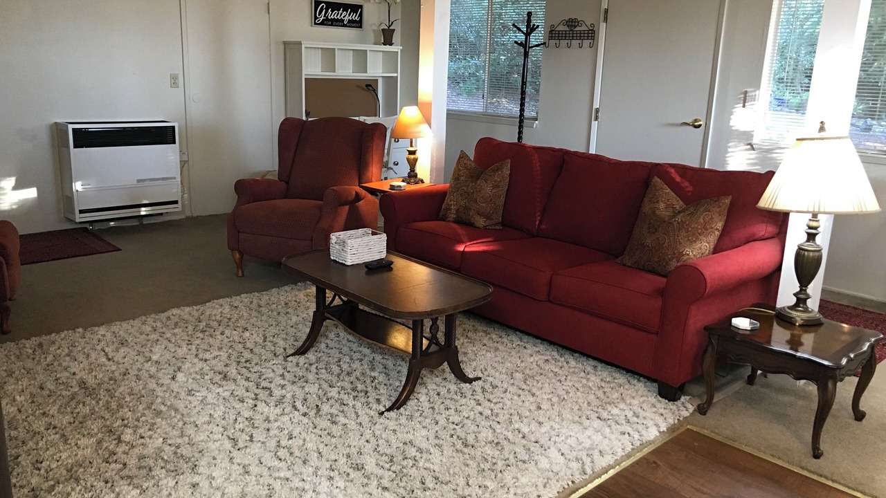 Photo of Livingroom in Auburn