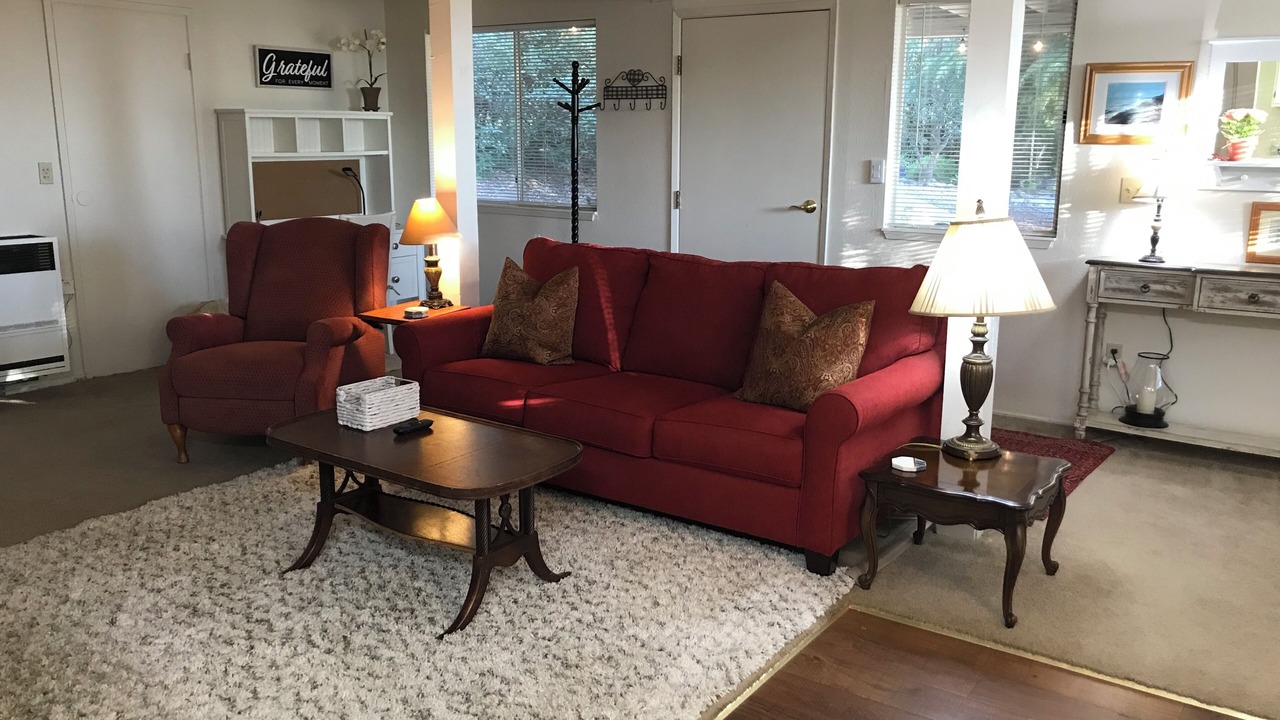 Photo of Livingroom in Auburn