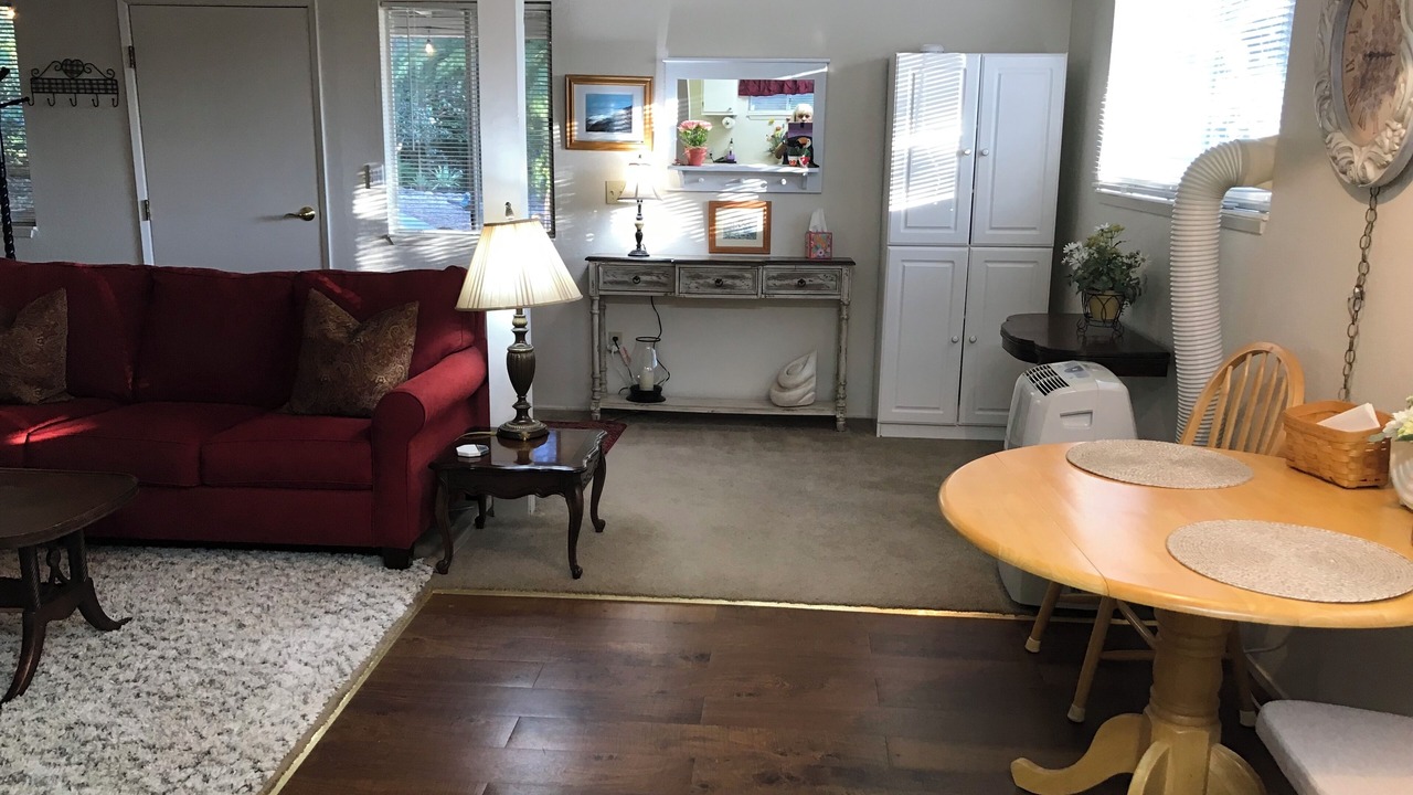 Photo of Livingroom in Auburn