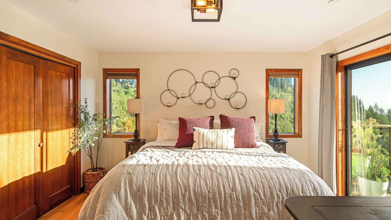 Photo of Bedroom in Santa Rosa