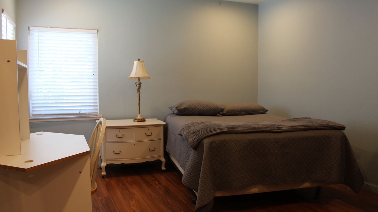 Photo of Bedroom in Shasta-Hanchett Park