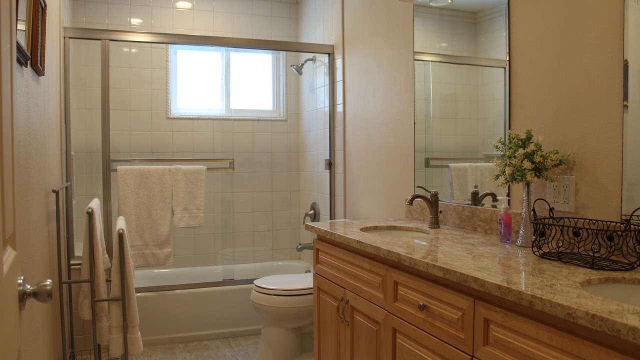 Photo of Bathroom in Shasta-Hanchett Park
