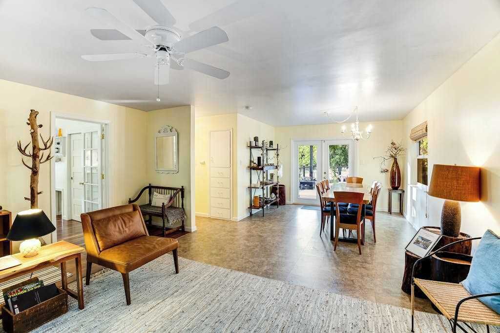 Photo of Bedroom in Cloverdale
