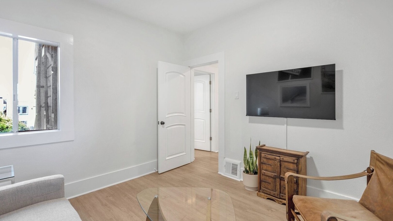 Photo of Livingroom in Outer Sunset