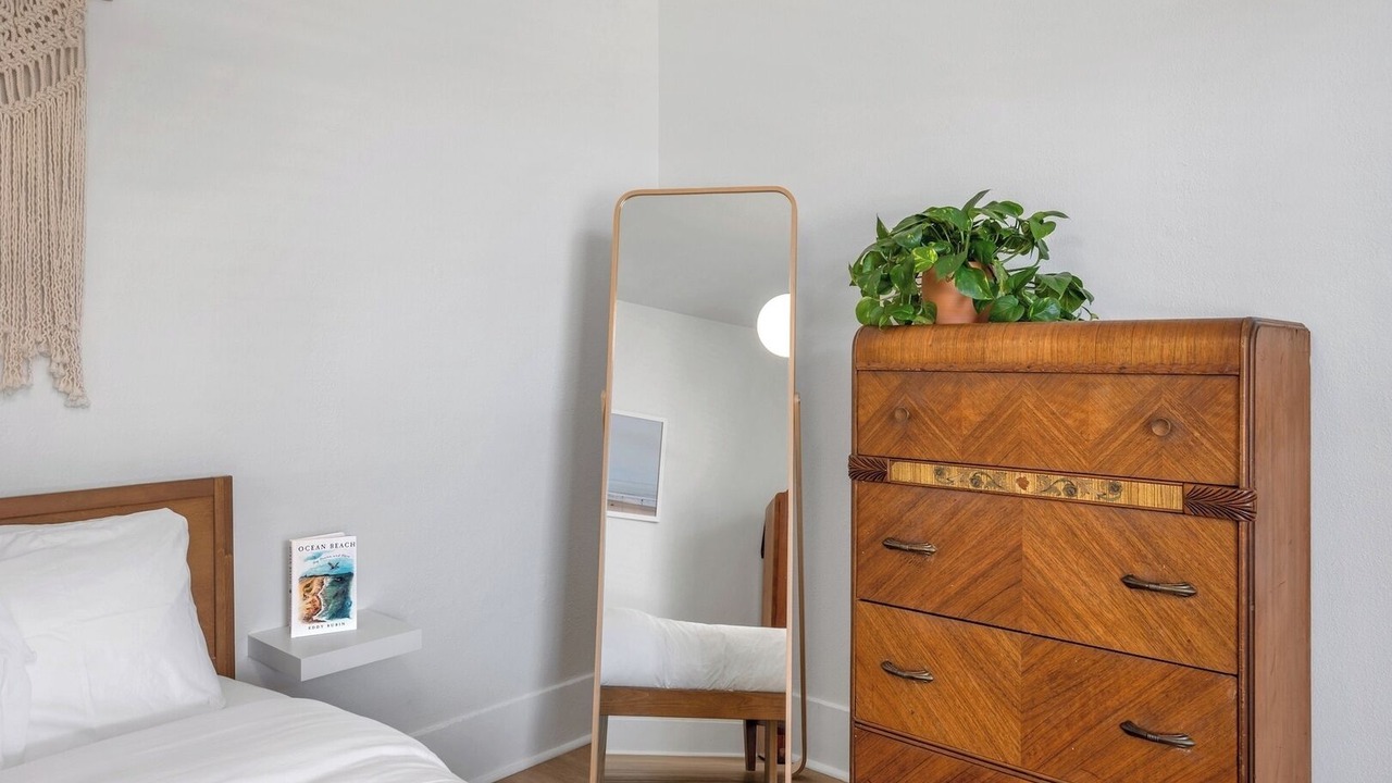 Photo of Bedroom in Outer Sunset