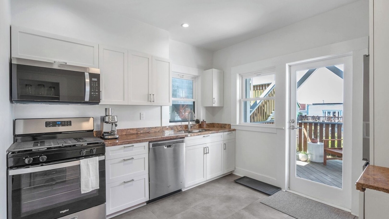 Photo of Kitchen in Outer Sunset