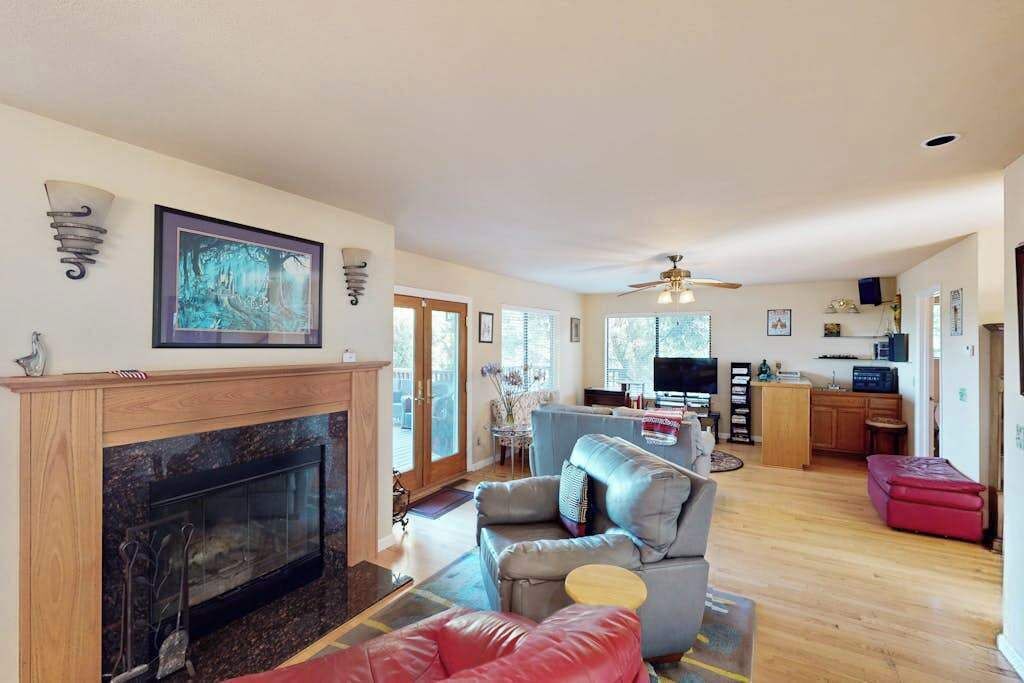 Photo of Livingroom in Cloverdale