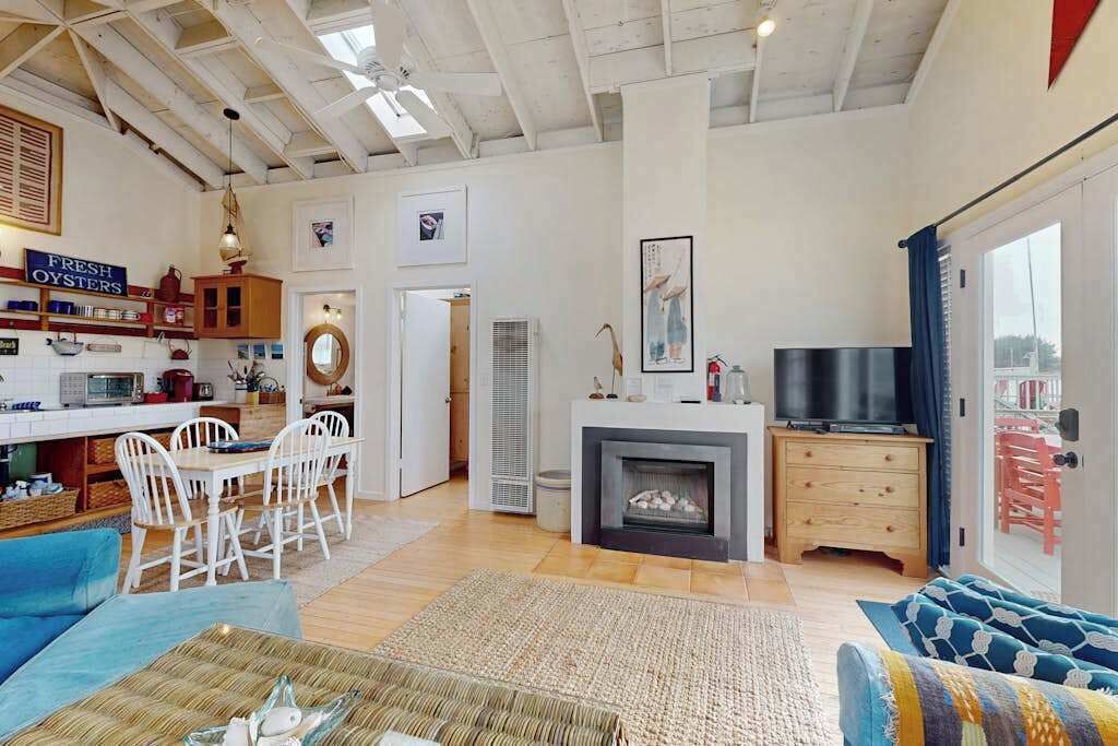 Photo of Livingroom in Salmon Creek