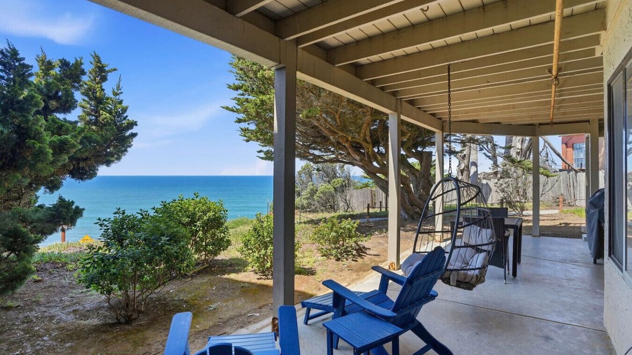 Photo of Patio Balcony in Edgemar - Pacific Manor