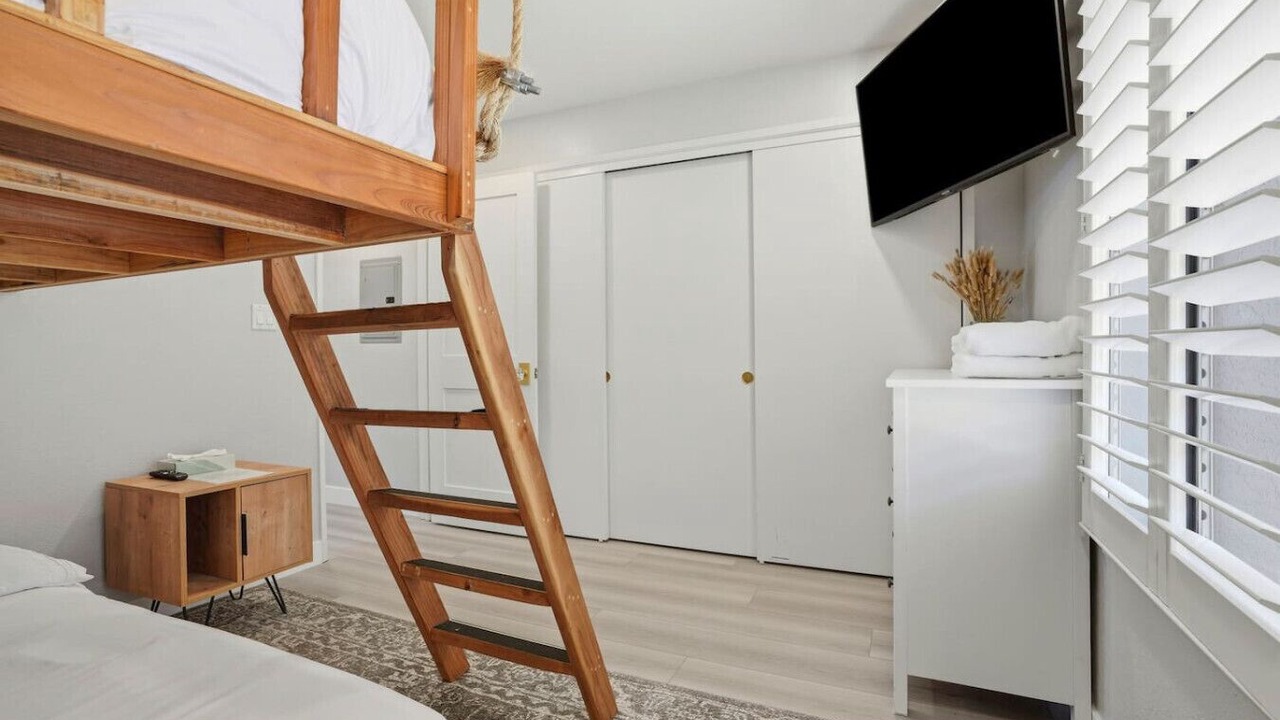 Photo of Bedroom in Edgemar - Pacific Manor