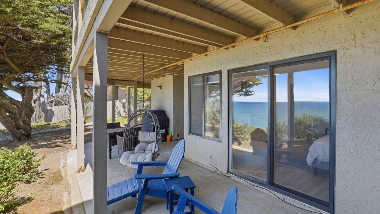 Photo of Patio Balcony in Edgemar - Pacific Manor