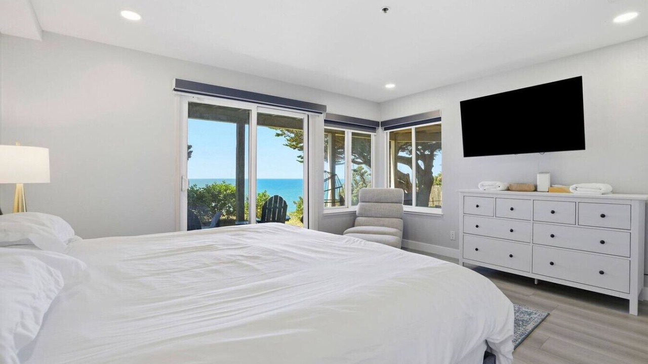 Photo of Bedroom in Edgemar - Pacific Manor
