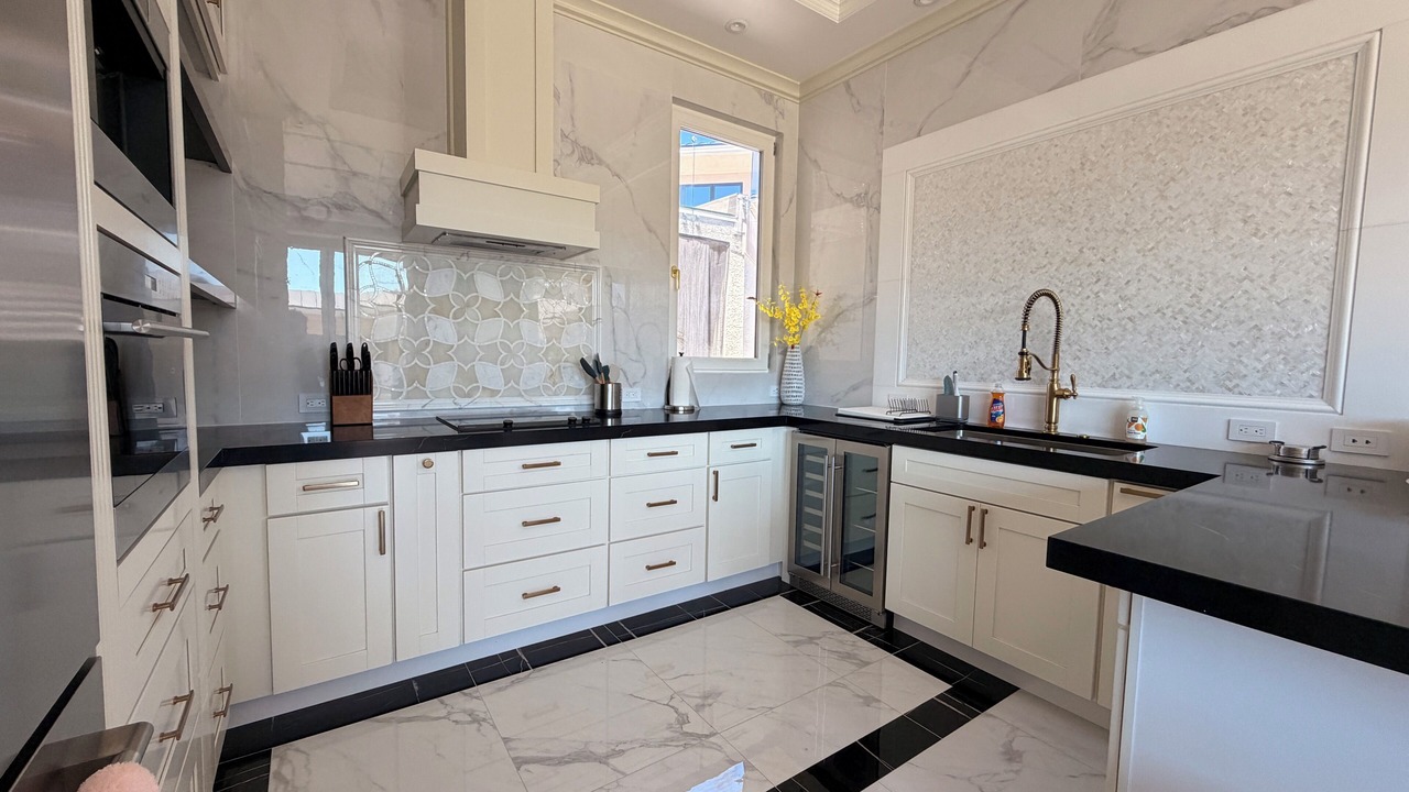 Photo of Kitchen in West of the Alameda