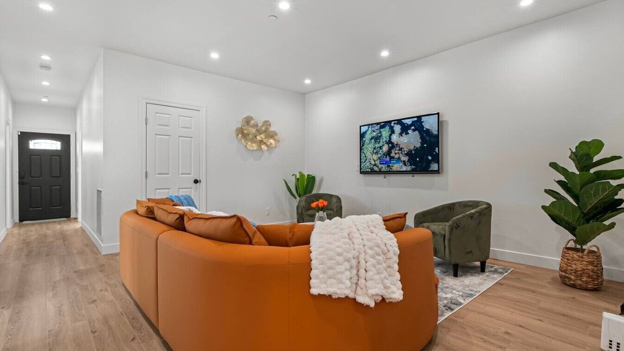 Photo of Livingroom in Hayward
