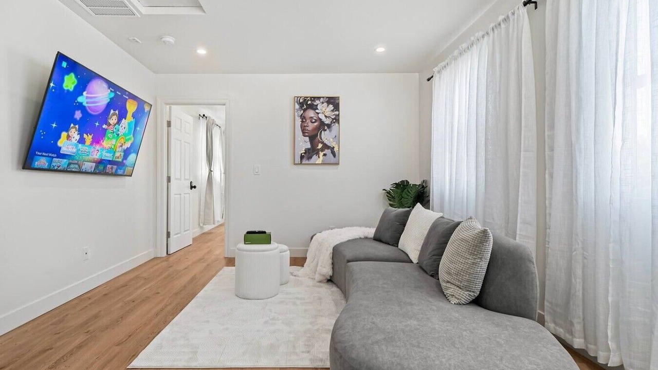 Photo of Livingroom in Hayward
