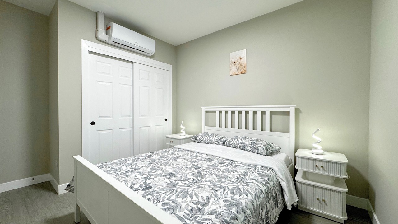 Photo of Bedroom in Emeryville