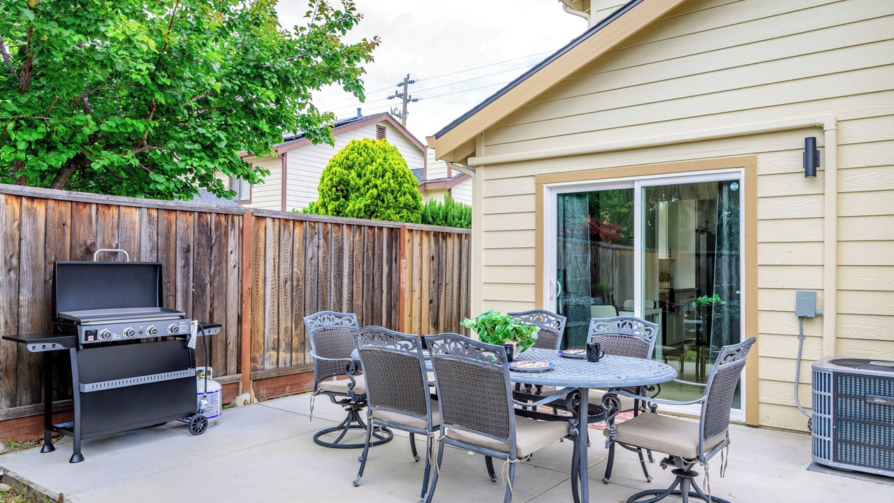 Photo of Outdoor in Cameron Hills