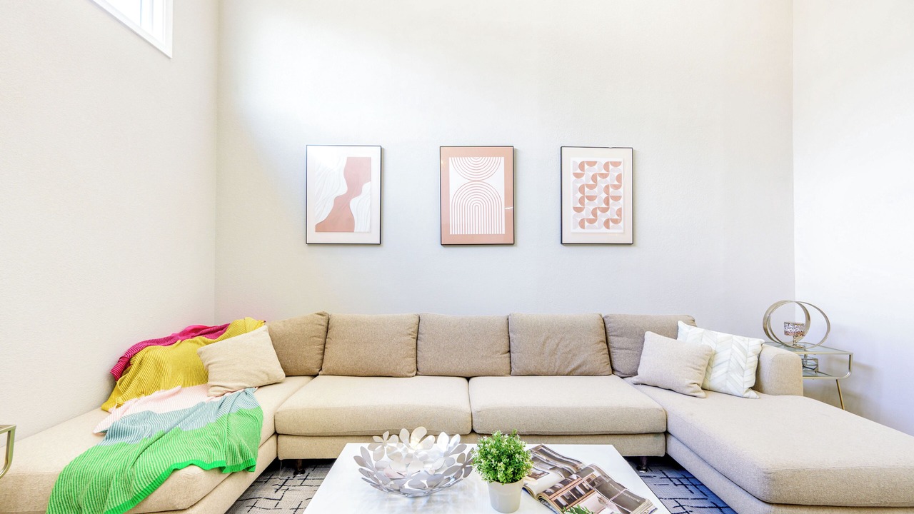 Photo of Livingroom in Cameron Hills