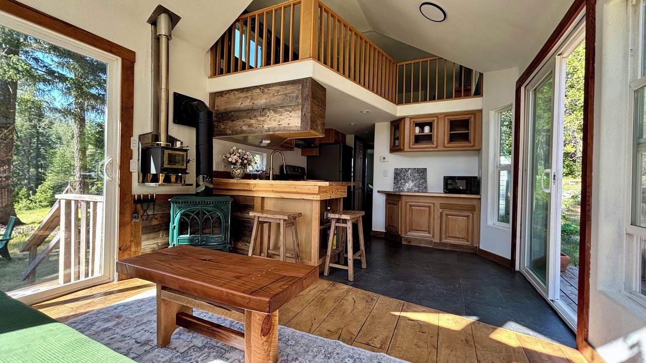 Photo of Livingroom in Nevada City