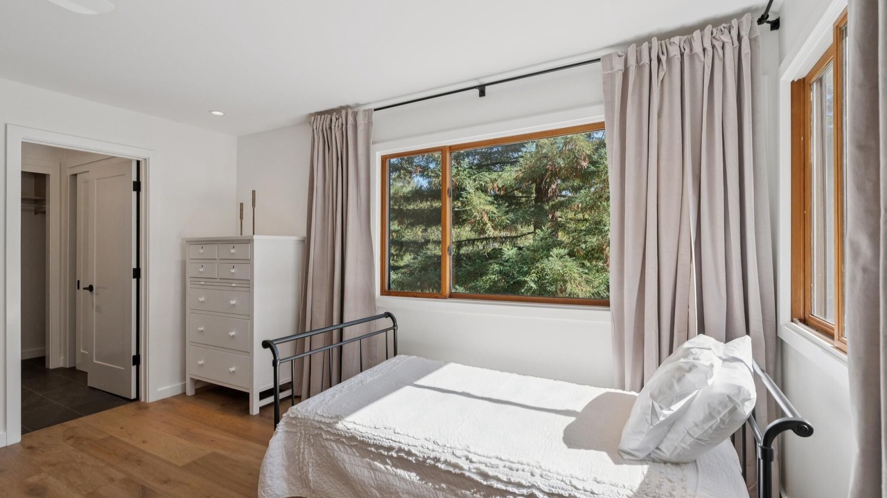 Photo of Bedroom in Santa Rosa
