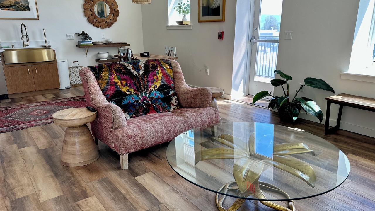 Photo of Livingroom in Lakeport