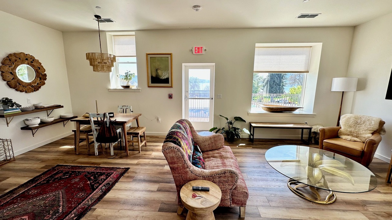 Photo of Livingroom in Lakeport