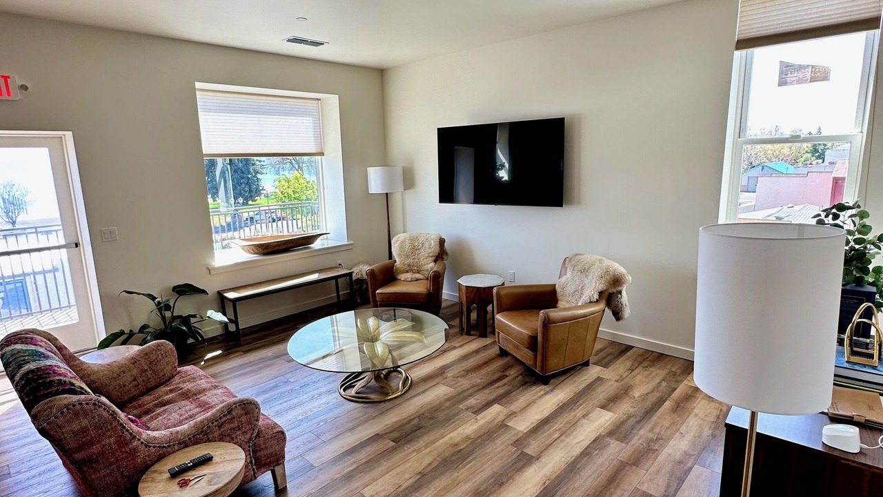 Photo of Livingroom in Lakeport
