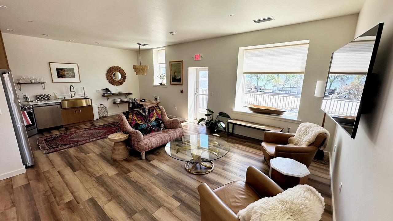 Photo of Livingroom in Lakeport