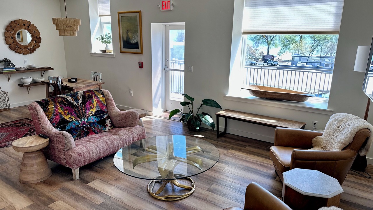 Photo of Livingroom in Lakeport
