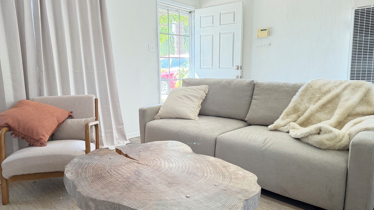 Photo of Livingroom in Niles District