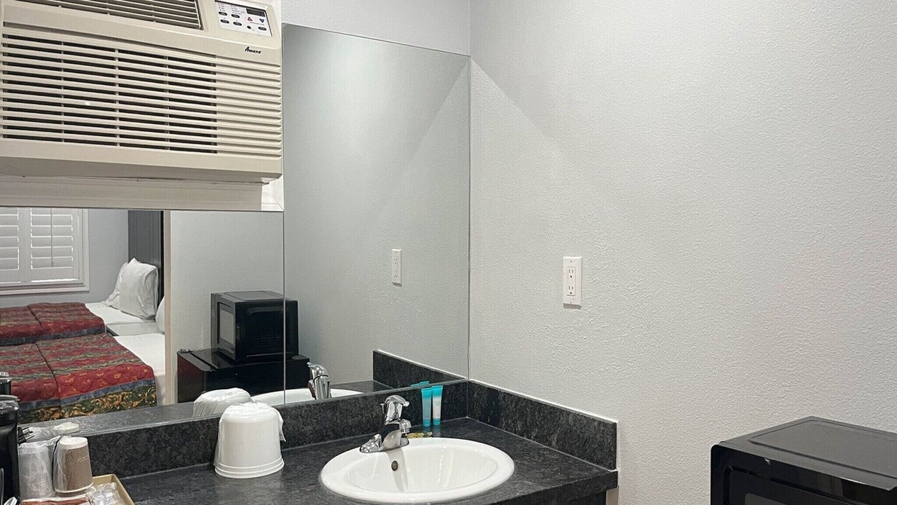 Photo of Bathroom in Redwood Heights