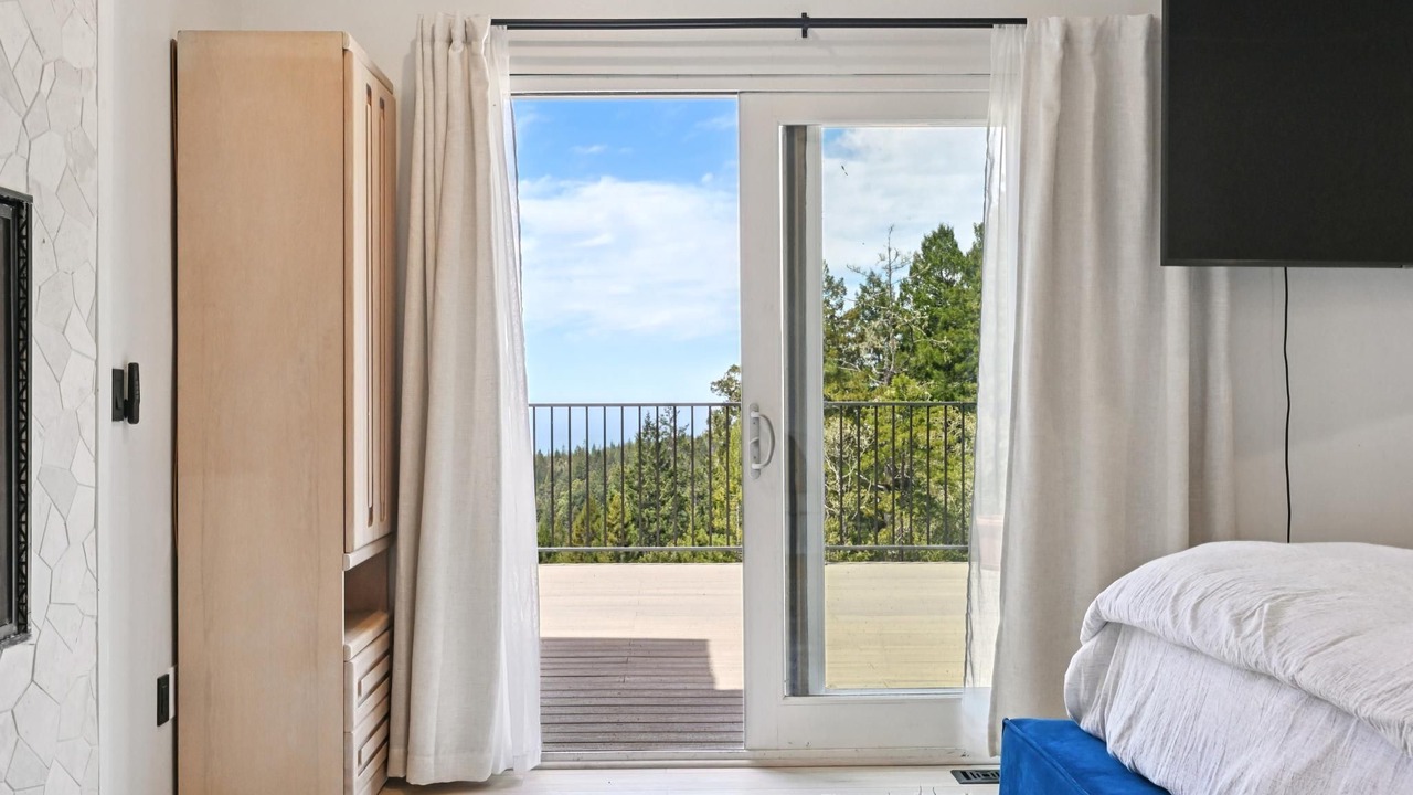 Photo of Bedroom in Gualala