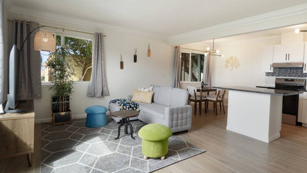 Photo of Livingroom in Pacifica