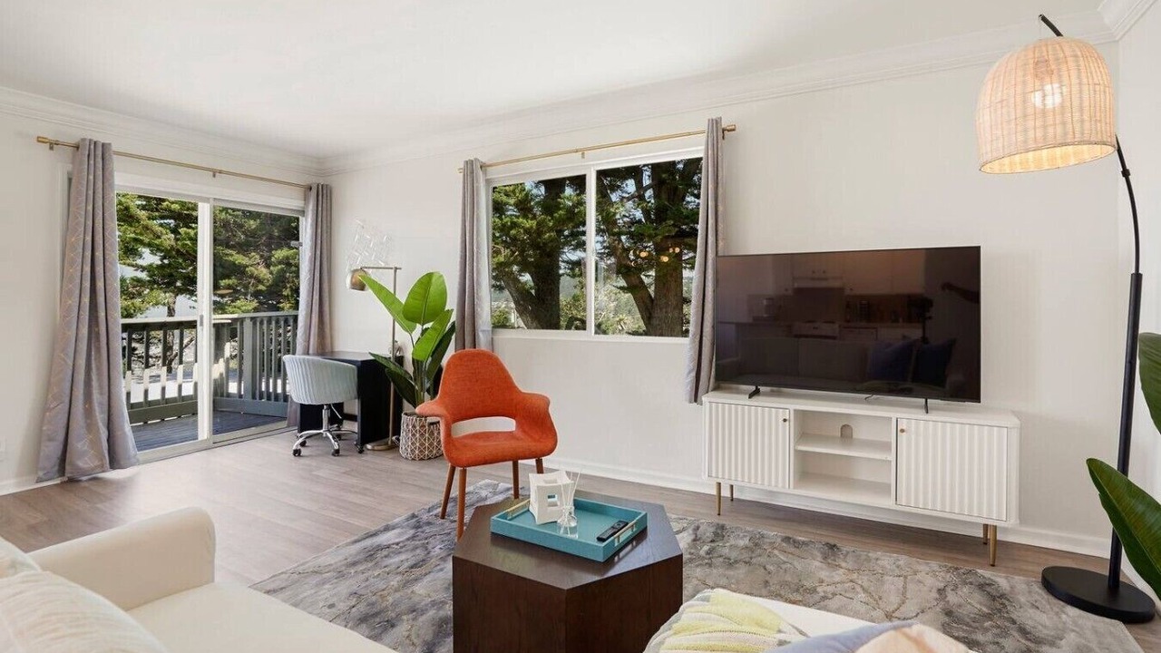 Photo of Livingroom in Pacifica
