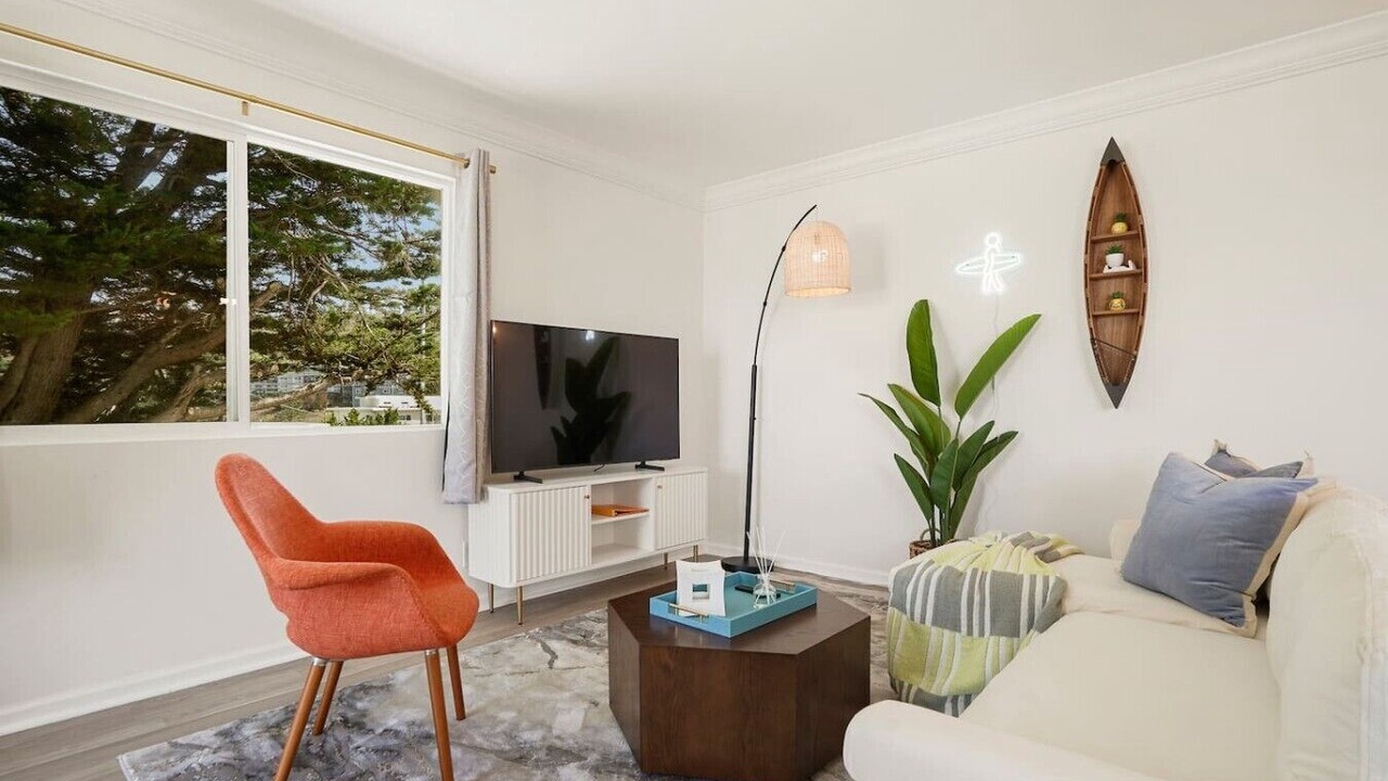 Photo of Livingroom in Pacifica