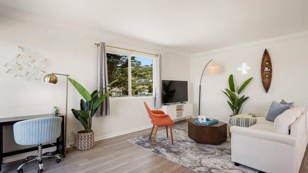 Photo of Livingroom in Pacifica