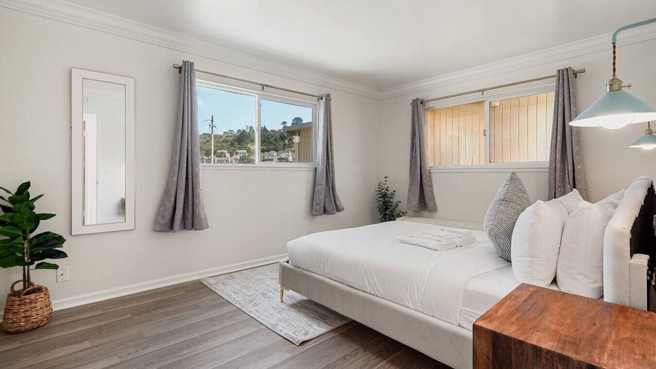 Photo of Bedroom in Pacifica