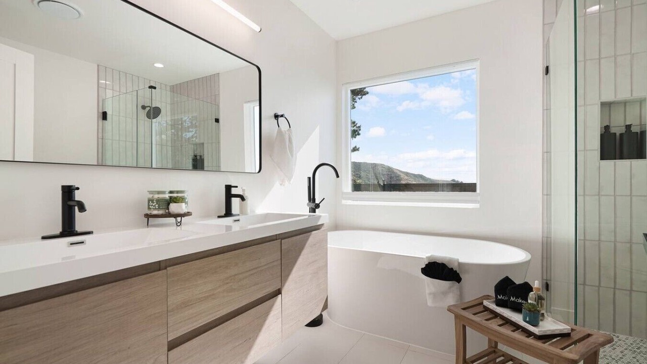 Photo of Bathroom in Pacifica