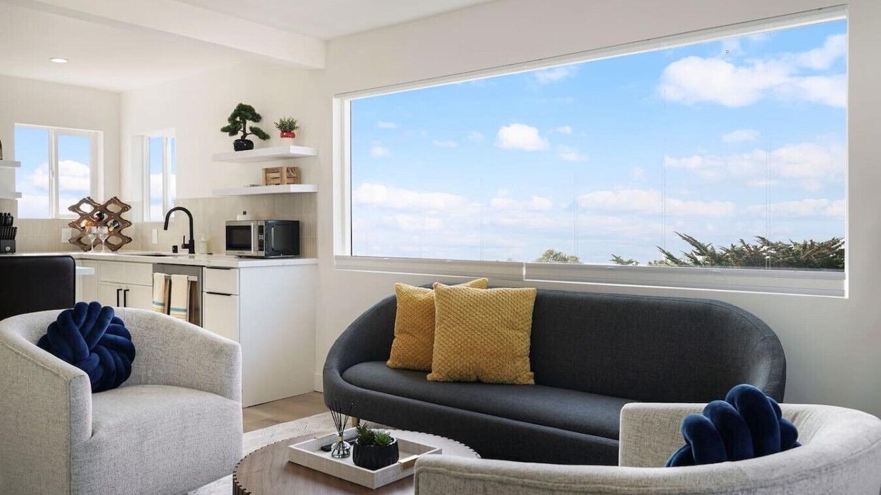 Photo of Livingroom in Pacifica
