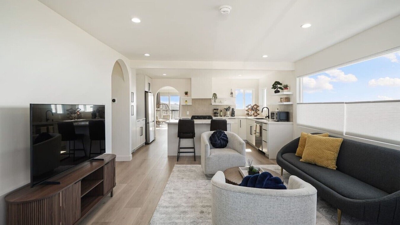 Photo of Livingroom in Pacifica