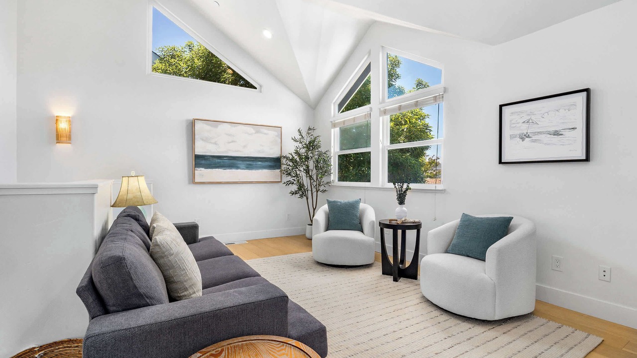 Photo of Livingroom in Eastside Santa Cruz