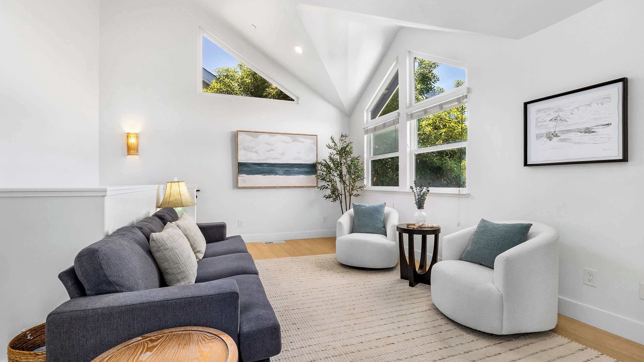 Photo of Livingroom in Eastside Santa Cruz