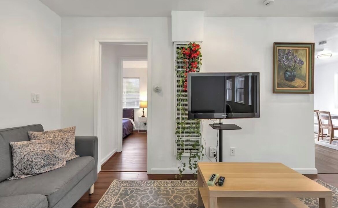 Photo of Livingroom in May Valley